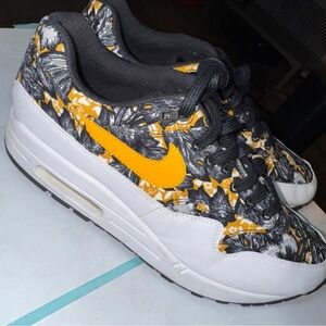 Nike Air Max 1 Tropical Floral 633737-100 Sneakers Women’s Size 11